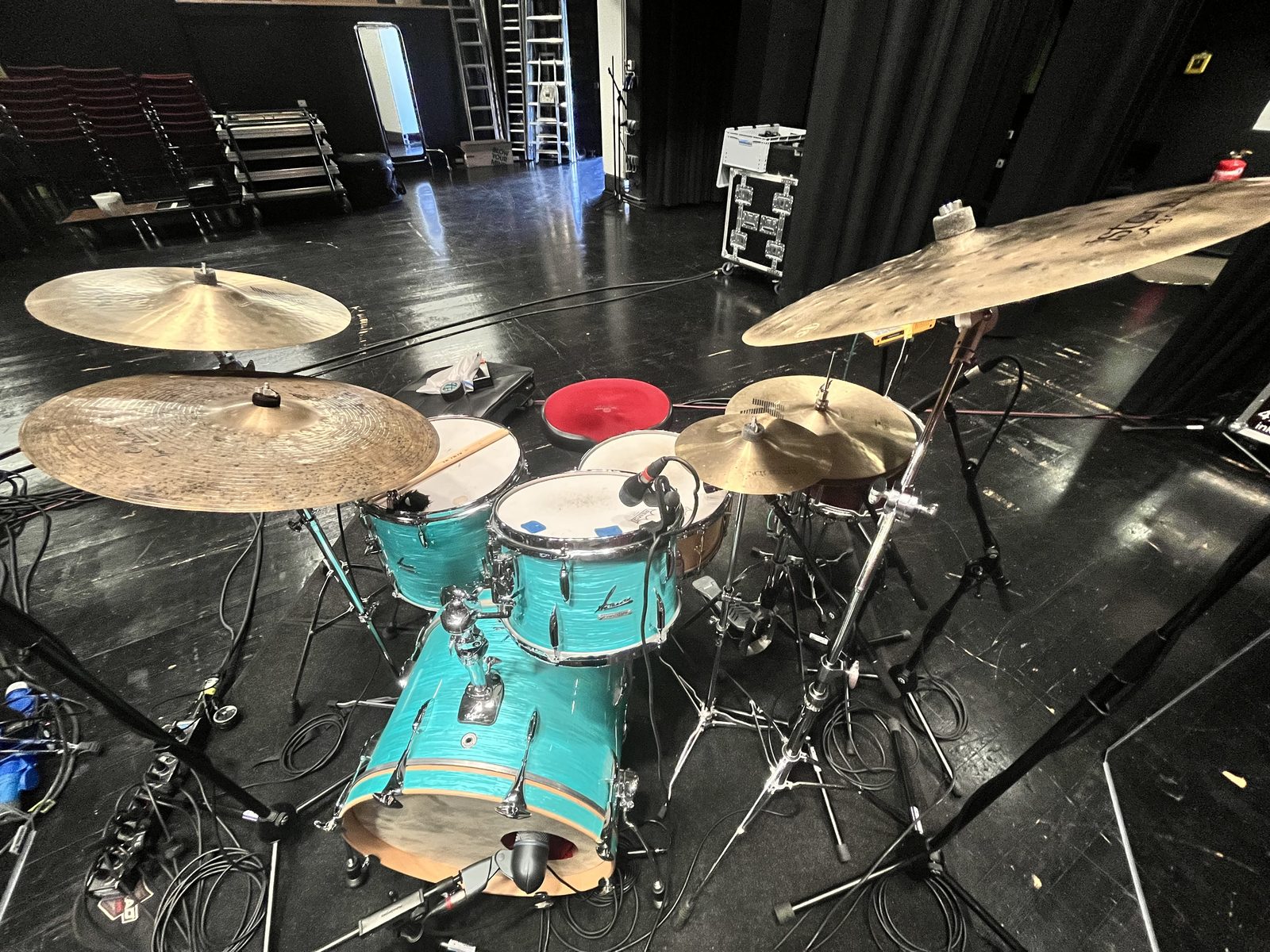 Leo Asal's Sonor Vintage Series drum kit on stage